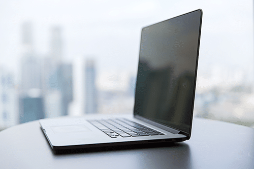 Laptop als Symbolbild für Blog – IT-ADAPTED teilt Insights zu IT-Beratung, Projektmanagement, Microsoft 365 & digitaler Transformation