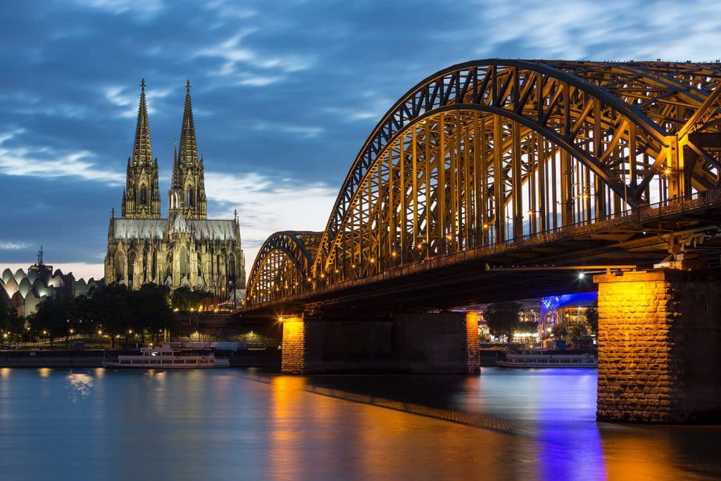 Kölner Dom und Skyline – Standort von Anika Hegert, IT-ADAPTED: IT-Beratung in Köln & deutschlandweit remote verfügbar